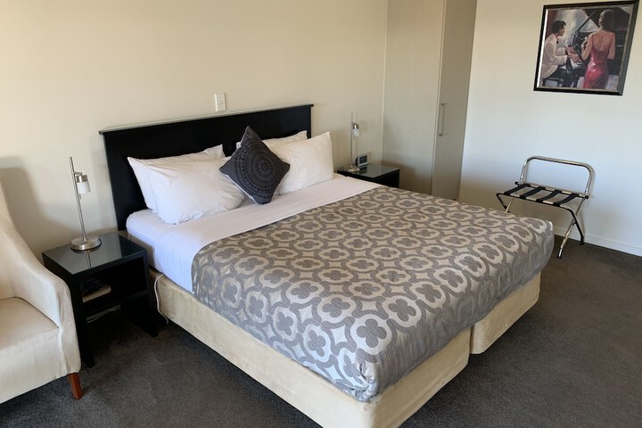 Room 5 of 52