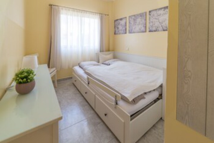 Room 16 of 24