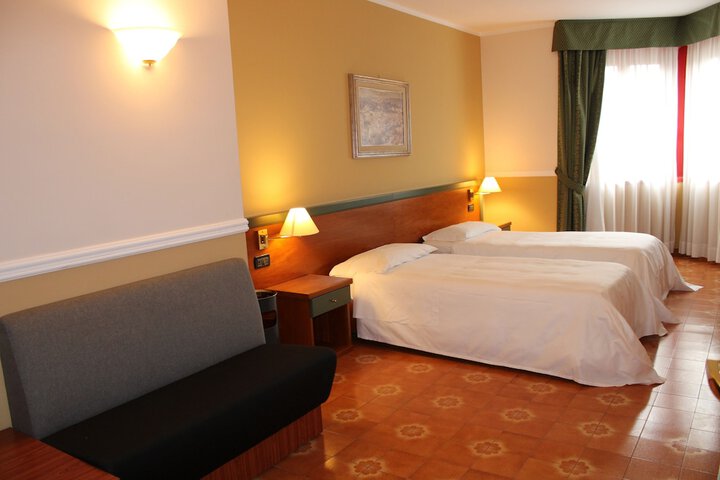 Room 18 of 52