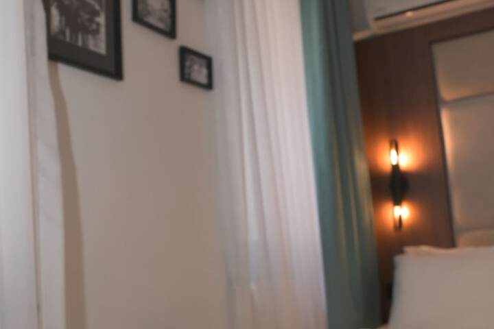 Room 16 of 40