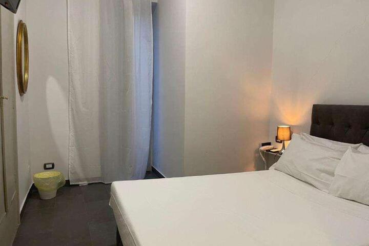 Room 6 of 34