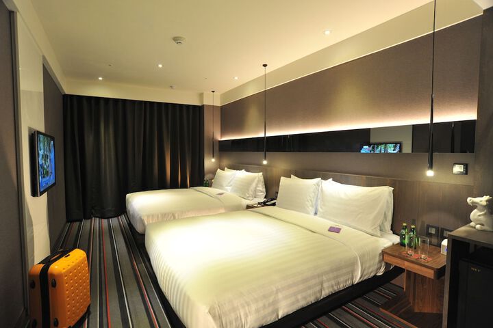 Room 28 of 108