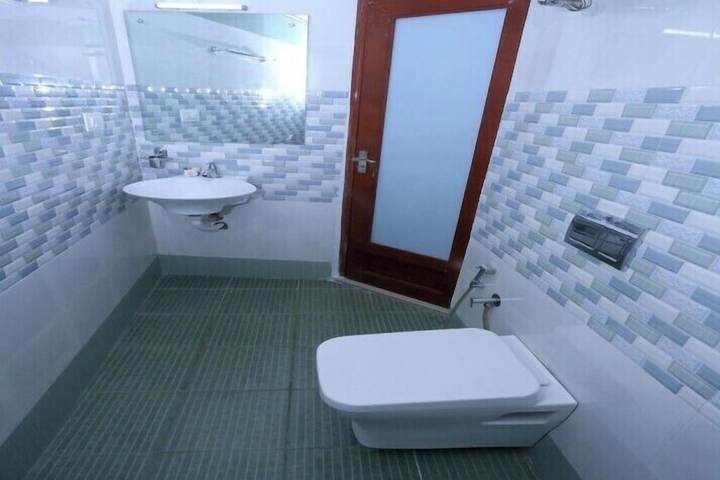 Room 5 of 7