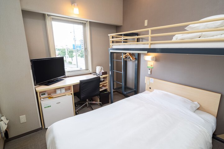 Room 12 of 24