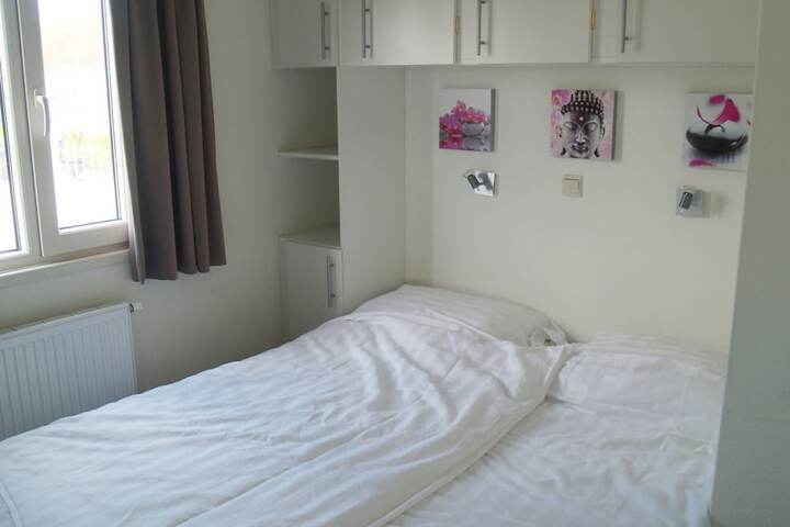 Room 4 of 40