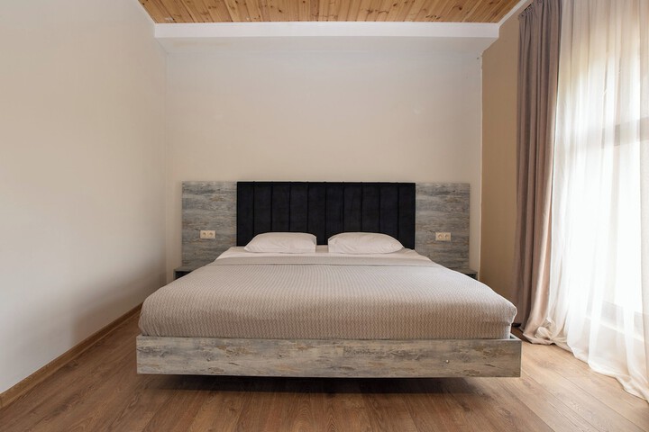 Room 5 of 31
