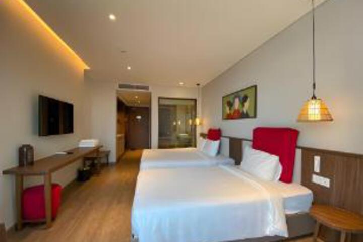 Room 6 of 6