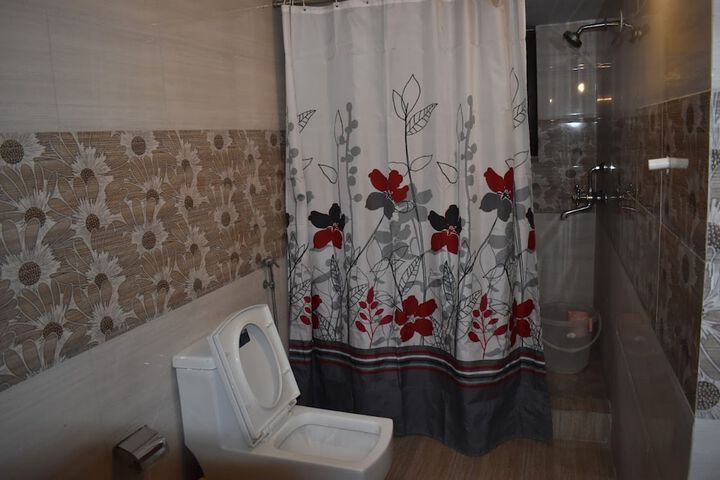 Room 12 of 14