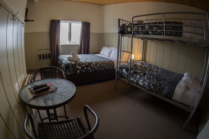 Room 8 of 38