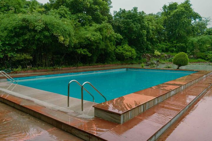 Pool 57 of 90