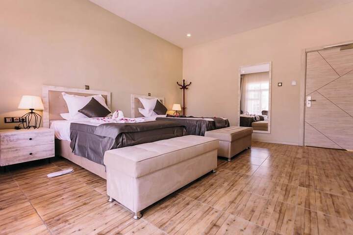 Room 2 of 7