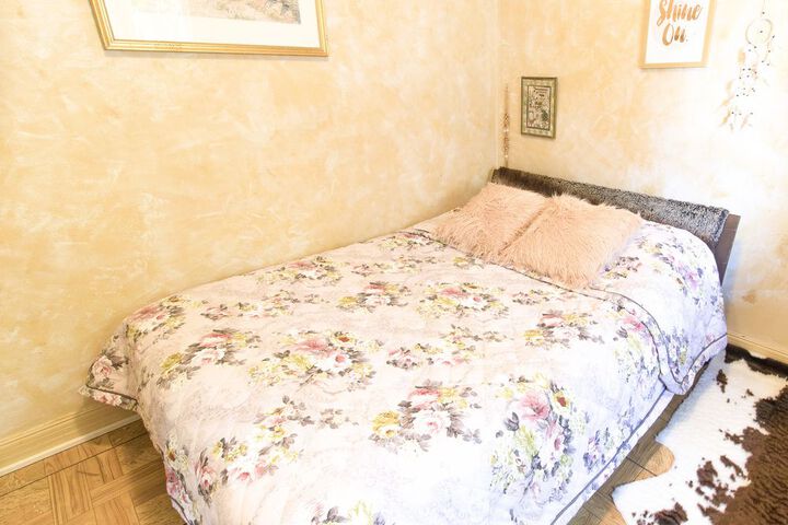 Room 5 of 48