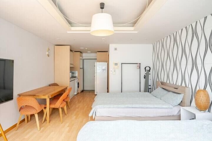 Room 2 of 15