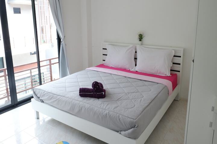 Room 7 of 27