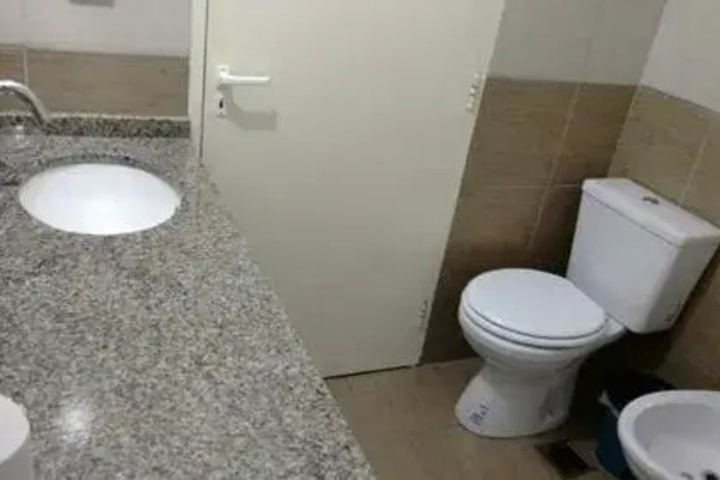 Room 10 of 19