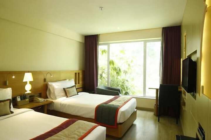 Room 6 of 24