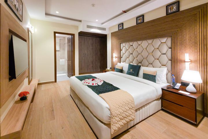Room 13 of 93