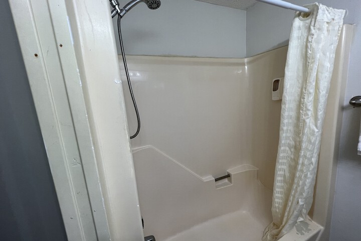 Comfort Room 1 King Bed Kitchen (18 of 70)