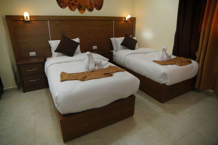 Room 12 of 37