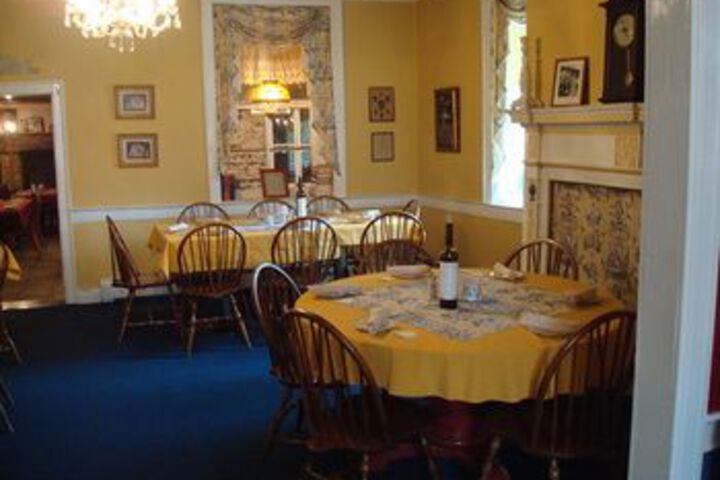 Dining 3 of 27