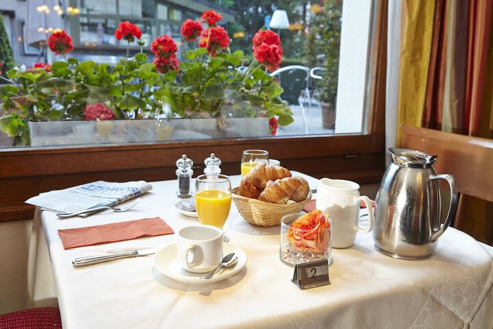 Breakfast/Coffee Service 36 of 56