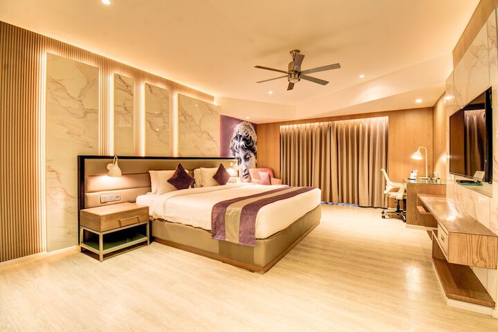 Room 10 of 136