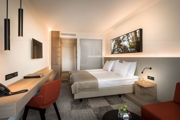 Room 15 of 86