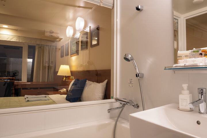 Room 15 of 107