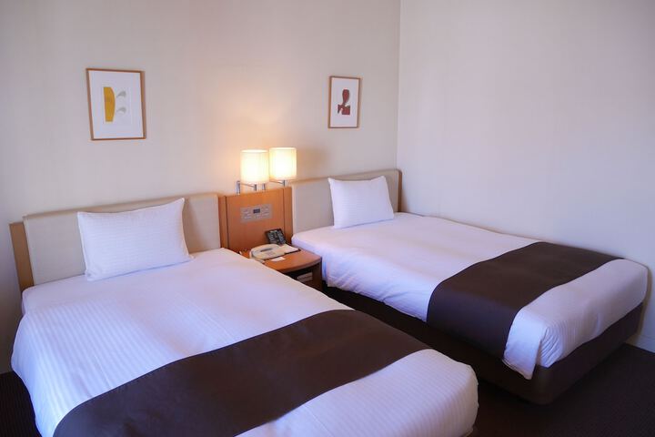 Room 10 of 108