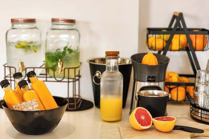 Breakfast/Coffee Service 127 of 182