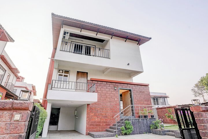 Elivaas Irene Jade 3BHK Pvt Pool Garden with Balconies