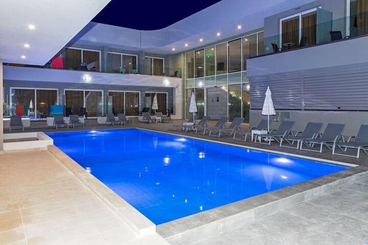 Pool 50 of 115