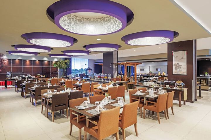 Dining Photos