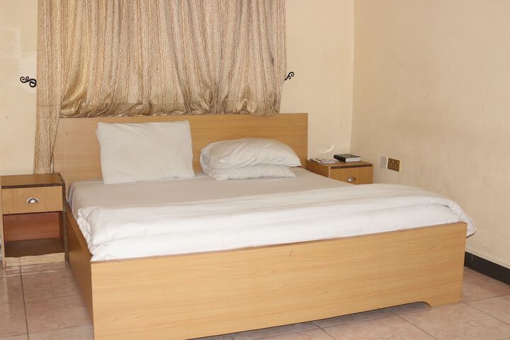 Room 12 of 51