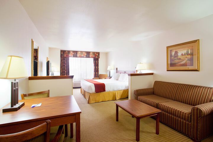 Room 4 of 28