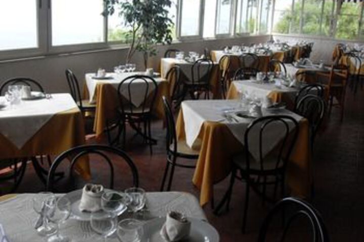 Dining 140 of 170