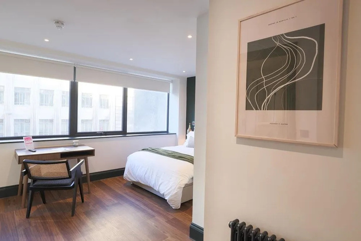 Room 6 of 21