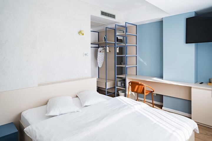 Room 3 of 24
