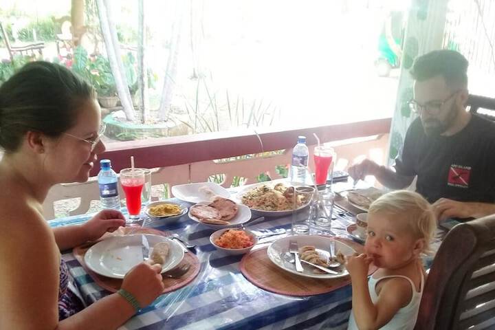 Dining 3 of 12