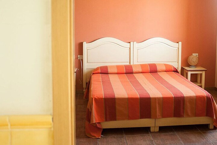 Room 11 of 31