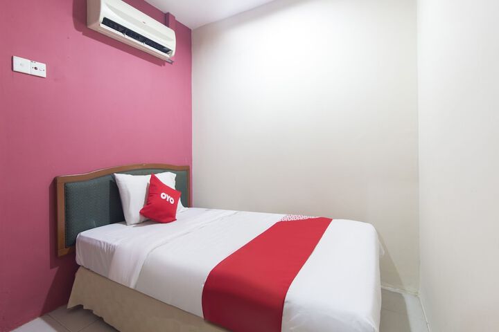 Room 3 of 8