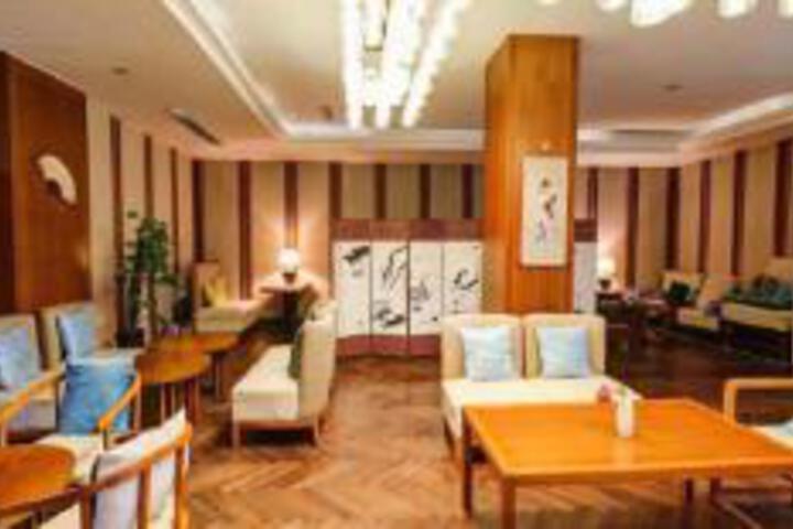 Fufeng Holiday Hotel