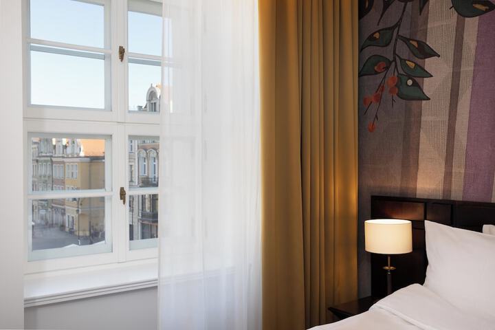 Room 20 of 48