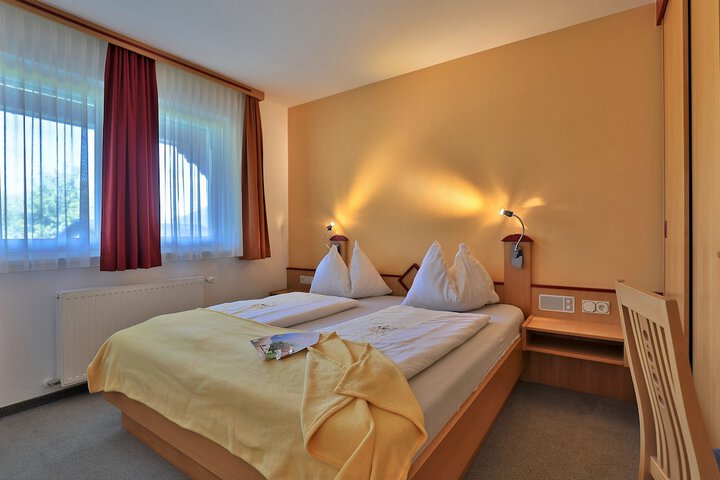 Room 26 of 87
