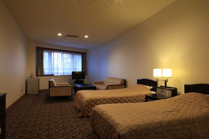 Room 10 of 50