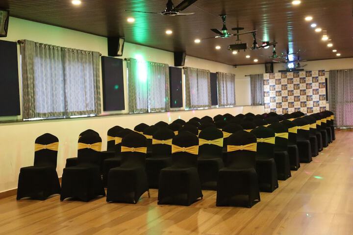 Business Center 60 of 67