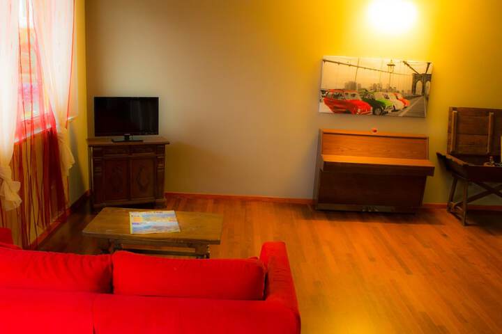 Room 28 of 81