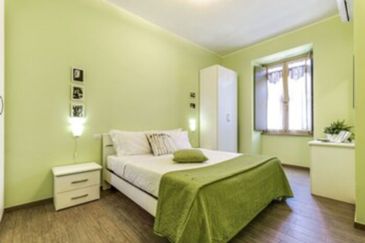 Room 12 of 26