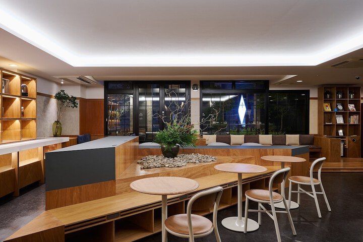 Guest Lobby