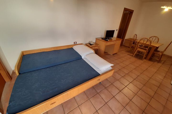 Room 75 of 249